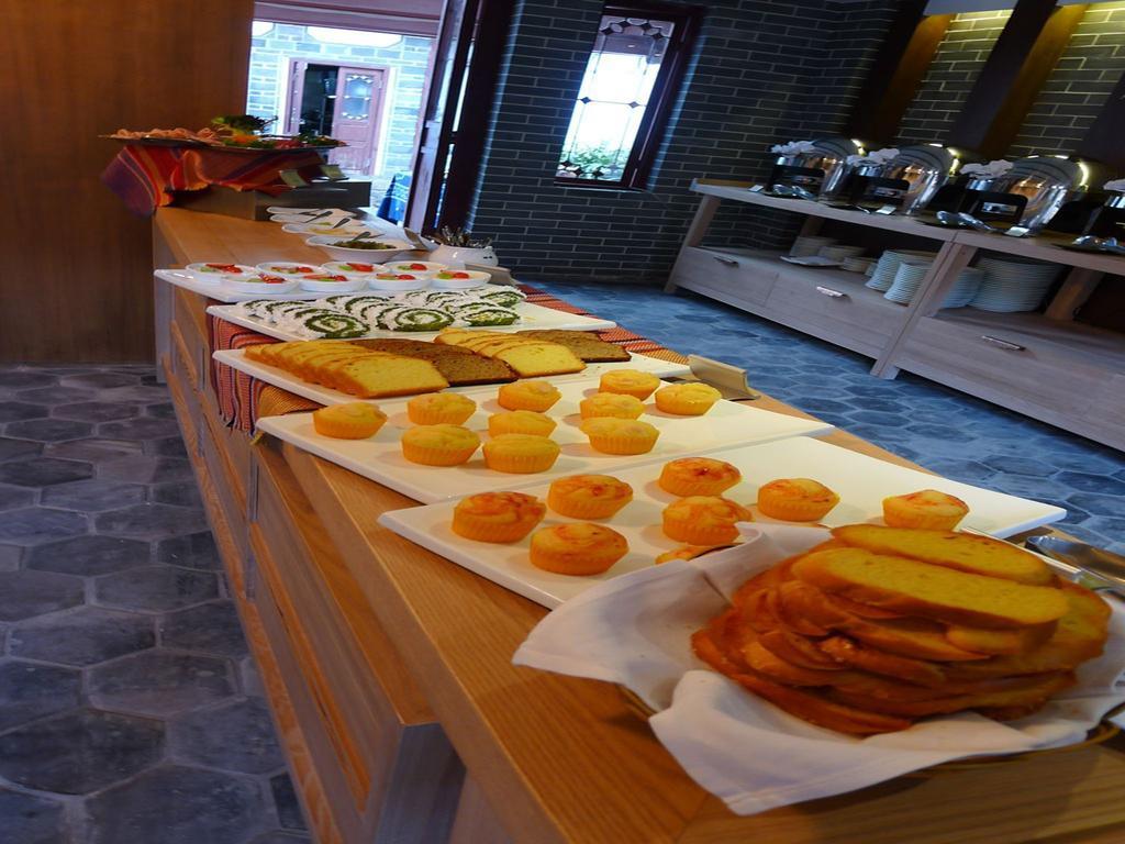 Lijiang Ivy Garden Resort Hotel Exterior foto